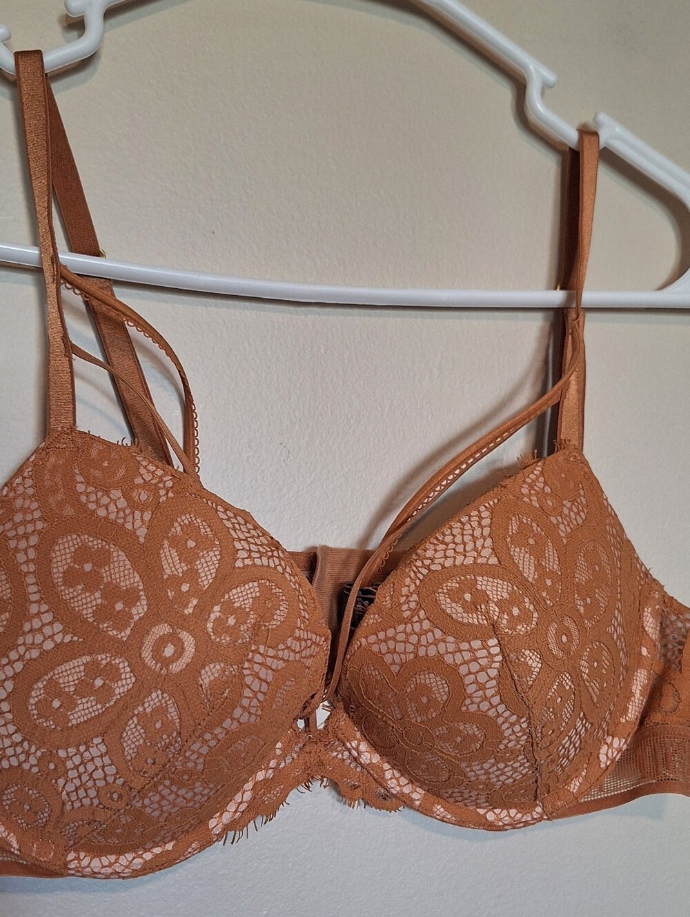 Victoria's Secret Lace Push-Up Bra in Caramel